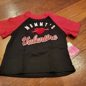 NWT Baby Boys Mommy's Valentine black & red heart graphic shirt size 18mos